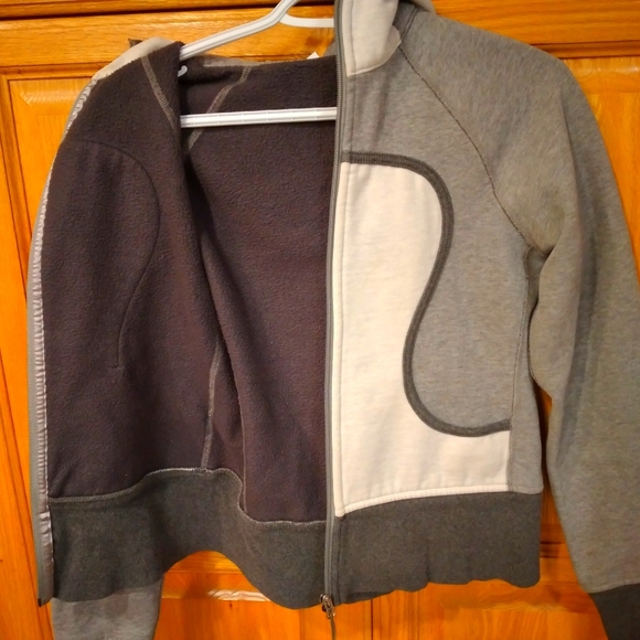 Lululemon Scuba Hoodie, grey and white size 6 - Picture 2 of 6